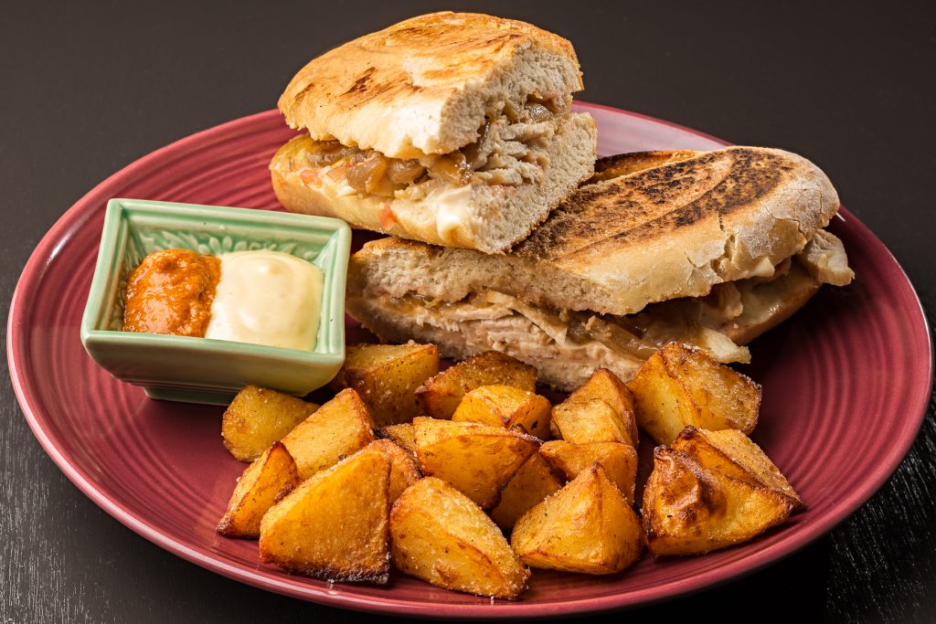 Barcelona Gaudí Sandwich Patatas Bravas